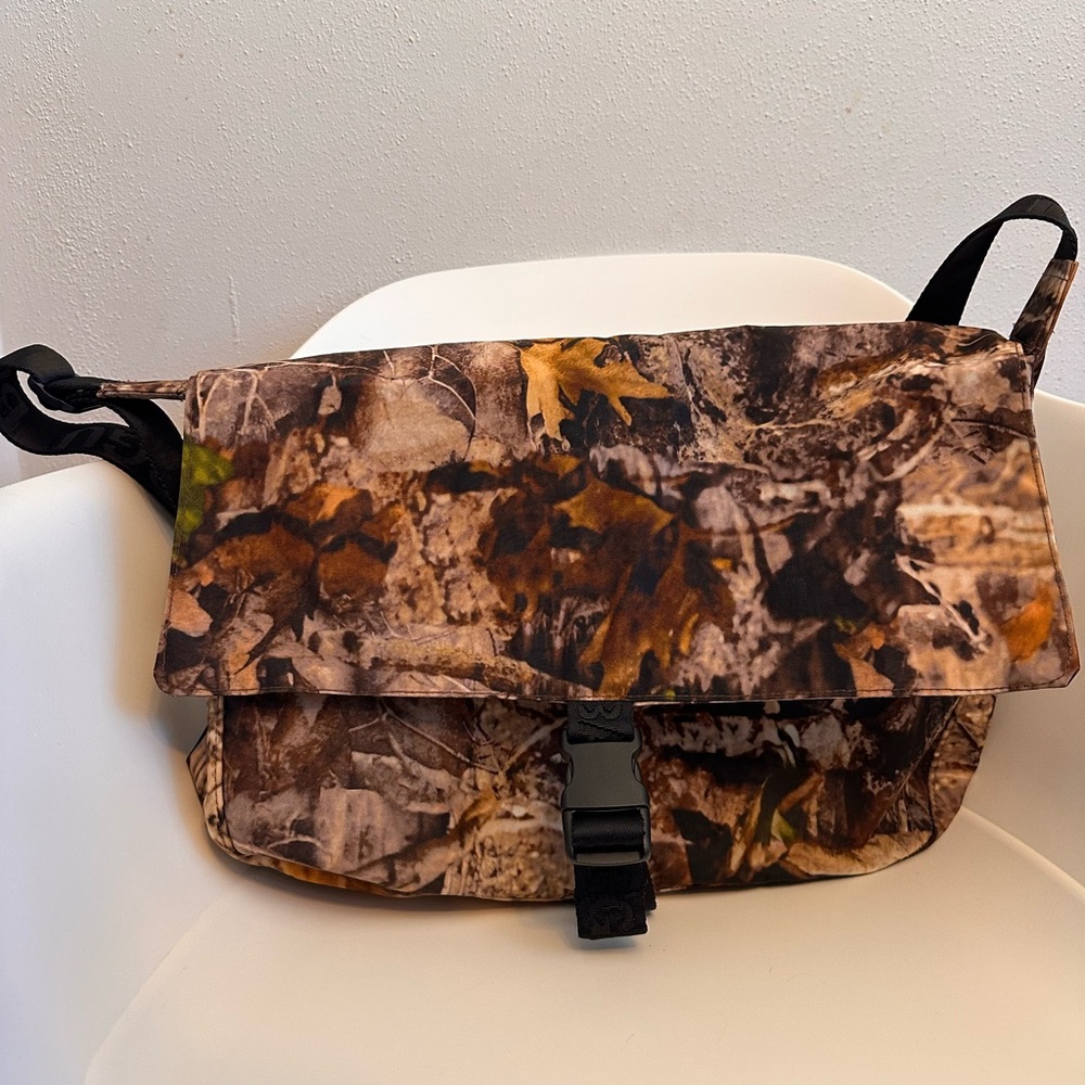 BAGGU Photo Forest Messenger Bag
